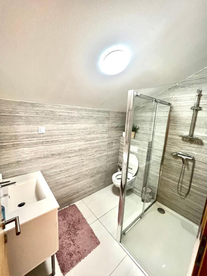 Residence Antiqua Rooms Bibinje Esterno foto