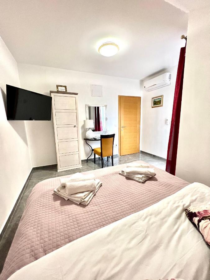 Residence Antiqua Rooms Bibinje Esterno foto